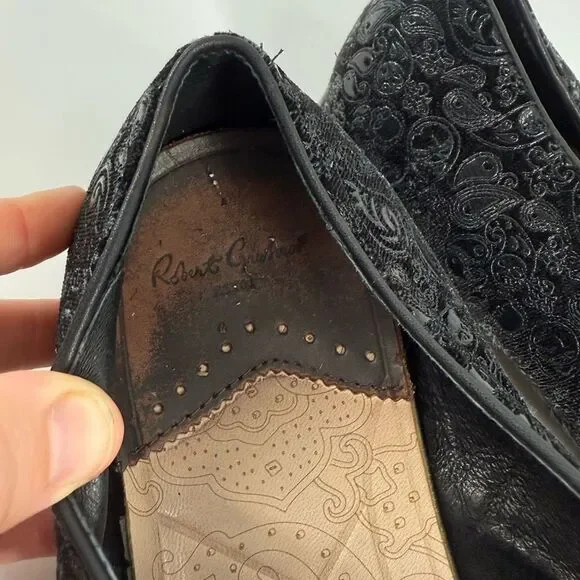 Robert Graham Rodin Paisley Skull-Embossed Velvet Loafer in BlackSize 12
